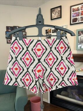 LOFT Cream Shorts w/ Pink and Orange Diamond Embroidered Aztec Print Size 2
